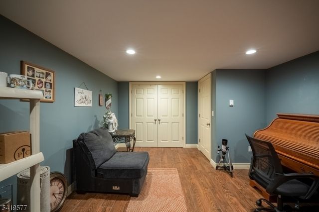 27 Adams Dr, Ogdensburg Boro, NJ 07439