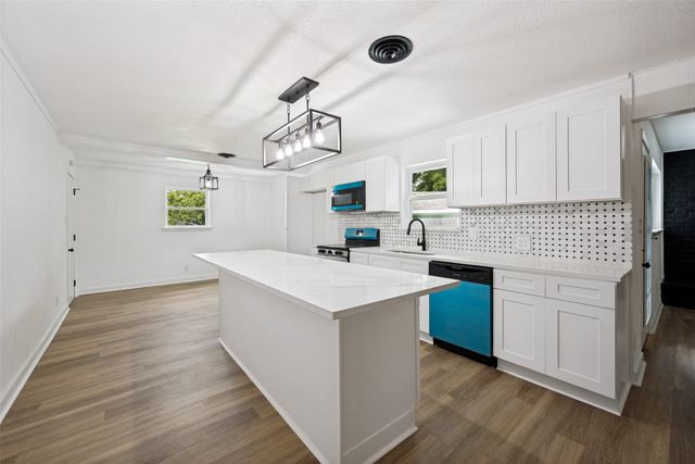 1112 Karla Drive, Hurst, TX 76053