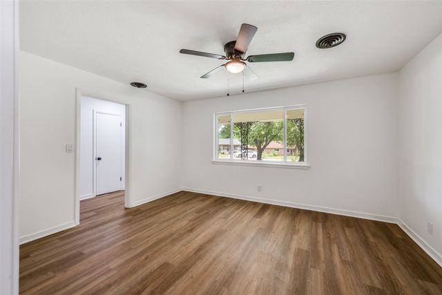 1112 Karla Drive, Hurst, TX 76053