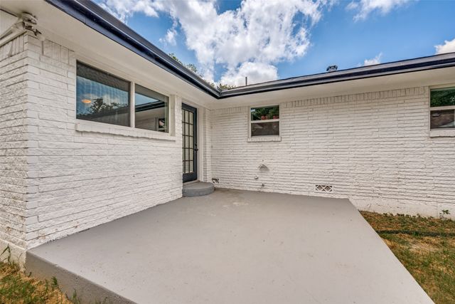 1112 Karla Drive, Hurst, TX 76053