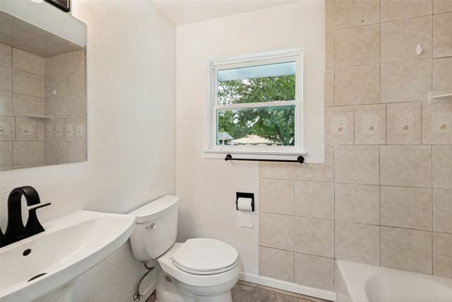 1112 Karla Drive, Hurst, TX 76053