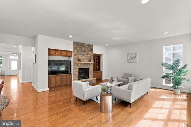 42755 CHATELAIN CIR, Brambleton, VA 20148