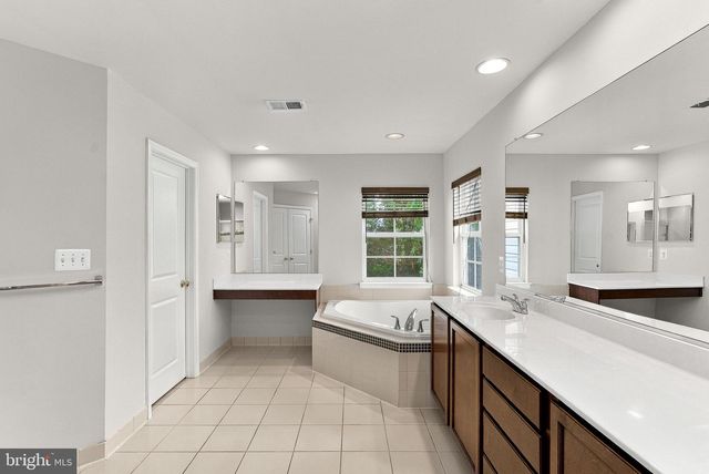 42755 CHATELAIN CIR, Brambleton, VA 20148