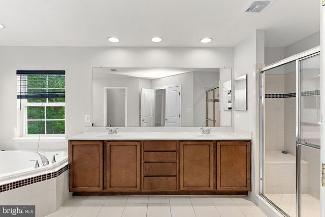 42755 CHATELAIN CIR, Brambleton, VA 20148