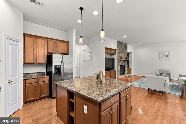42755 CHATELAIN CIR, Brambleton, VA 20148