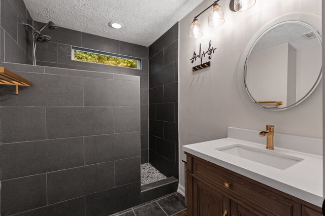 3712 Creston Ct, Hermitage, TN 37076