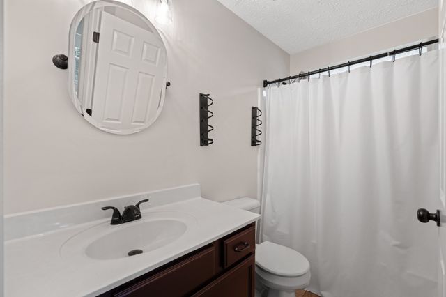 3712 Creston Ct, Hermitage, TN 37076