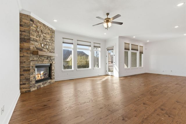 2390 E Cardinal Street, Springfield, MO 65804