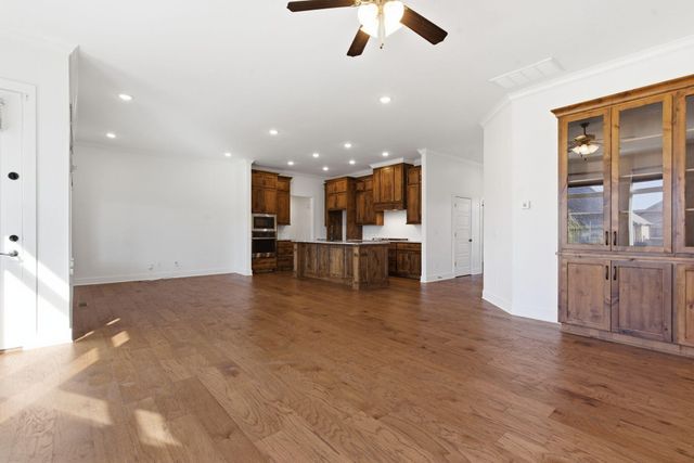 2390 E Cardinal Street, Springfield, MO 65804