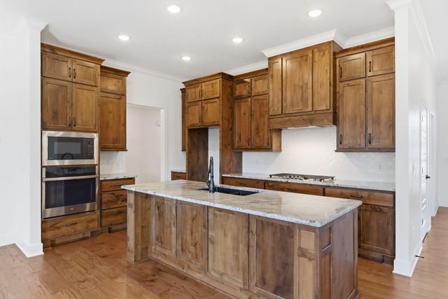 2390 E Cardinal Street, Springfield, MO 65804