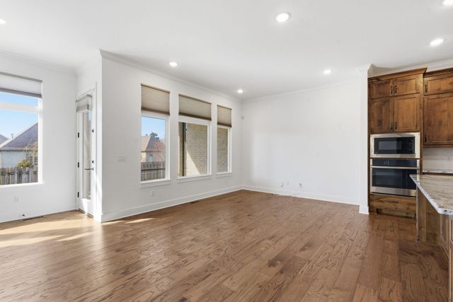 2390 E Cardinal Street, Springfield, MO 65804