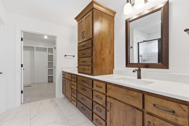 2390 E Cardinal Street, Springfield, MO 65804