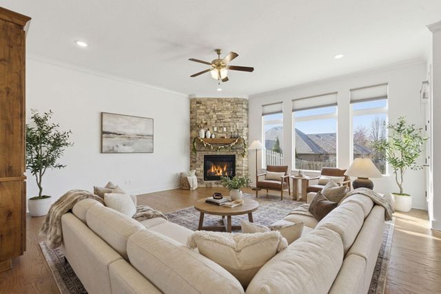 2390 E Cardinal Street, Springfield, MO 65804