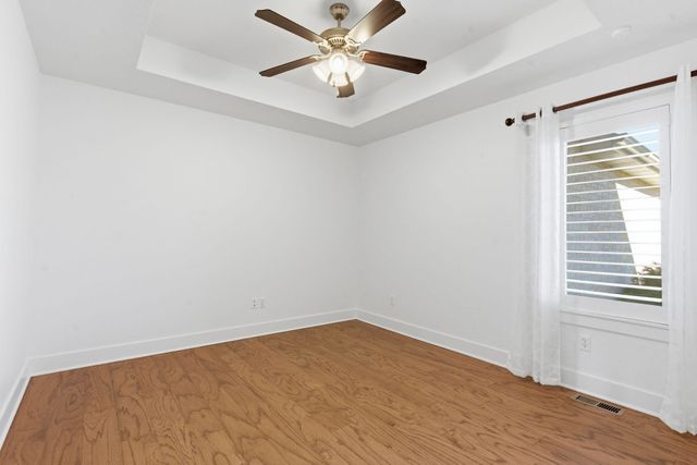 2390 E Cardinal Street, Springfield, MO 65804