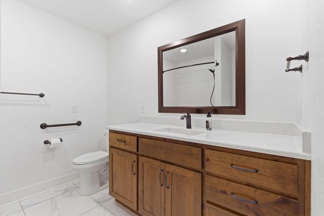 2390 E Cardinal Street, Springfield, MO 65804