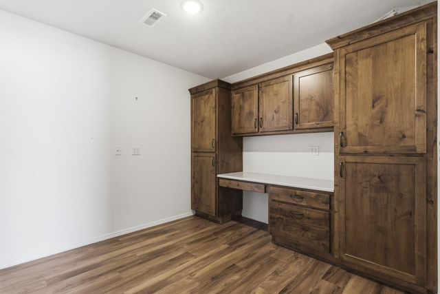 2390 E Cardinal Street, Springfield, MO 65804