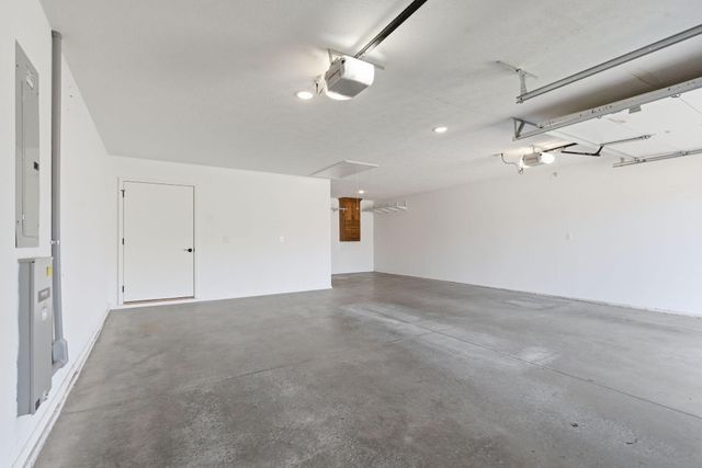 2390 E Cardinal Street, Springfield, MO 65804