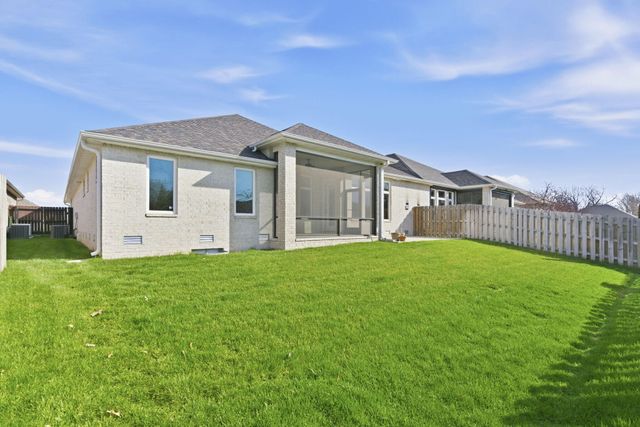 2390 E Cardinal Street, Springfield, MO 65804