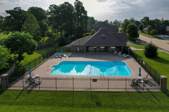 2390 E Cardinal Street, Springfield, MO 65804