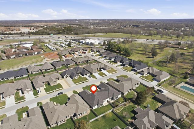 2390 E Cardinal Street, Springfield, MO 65804