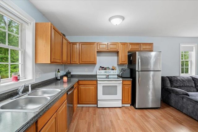 10 Patricia Avenue, Raymond, NH 03077