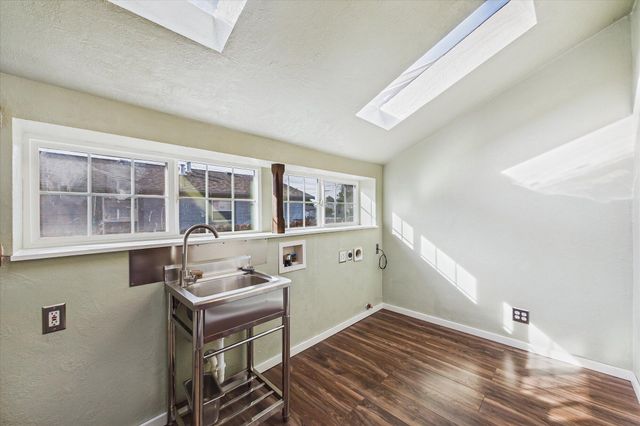 1712 Hodgson Street, Eureka, CA 95503