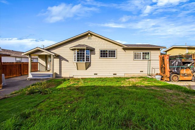 1712 Hodgson Street, Eureka, CA 95503