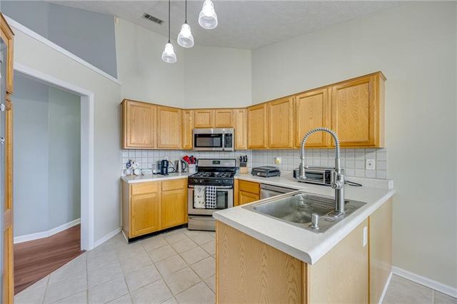 5904 CLIPPER BAY, Flowery Branch, GA 30542