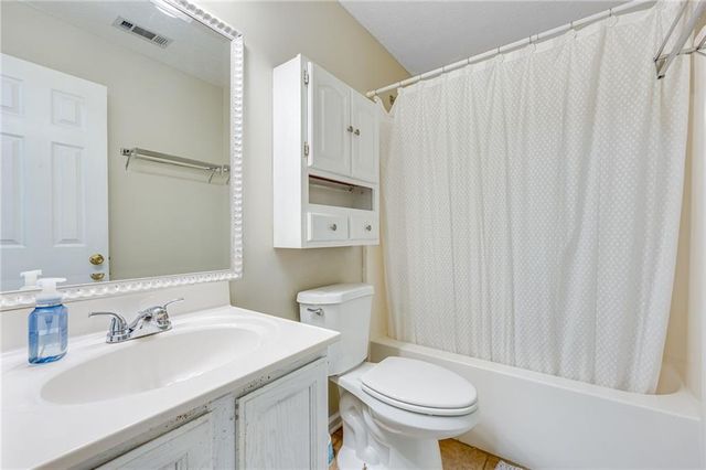 5904 CLIPPER BAY, Flowery Branch, GA 30542