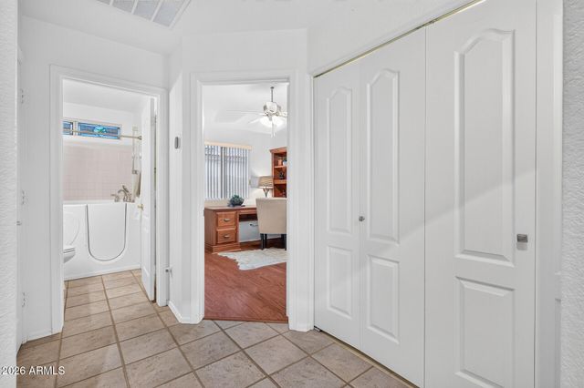 10817 W IRMA Lane, Peoria, AZ 85373