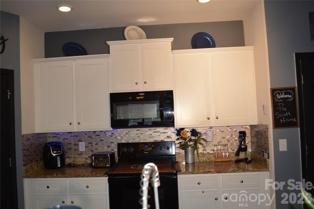 7218 Cuddington Drive, Charlotte, NC 28215