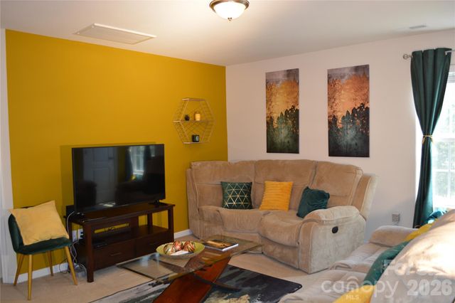 7218 Cuddington Drive, Charlotte, NC 28215