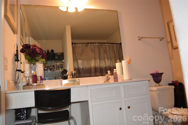 7218 Cuddington Drive, Charlotte, NC 28215