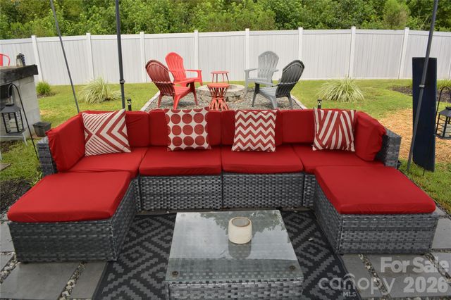 7218 Cuddington Drive, Charlotte, NC 28215