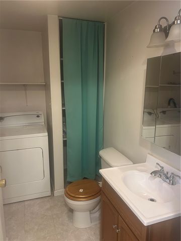 309 Spruce St, Mt Pleasant Boro, PA 15666