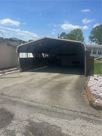 309 Spruce St, Mt Pleasant Boro, PA 15666