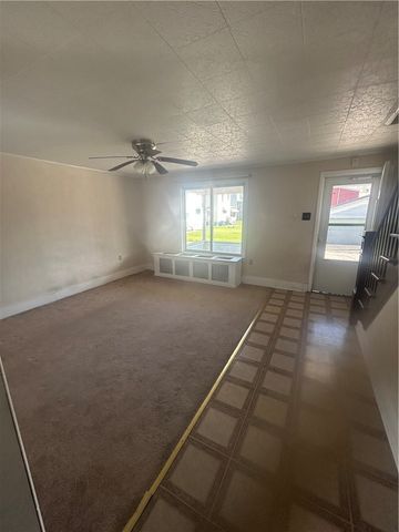 309 Spruce St, Mt Pleasant Boro, PA 15666