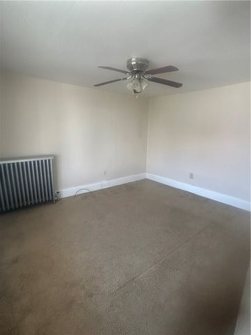 309 Spruce St, Mt Pleasant Boro, PA 15666