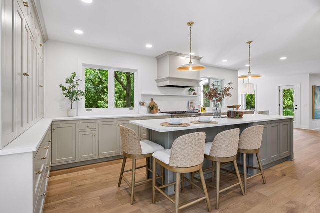 5804 Schaefer Road, Edina, MN 55436