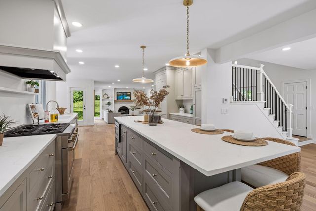 5804 Schaefer Road, Edina, MN 55436