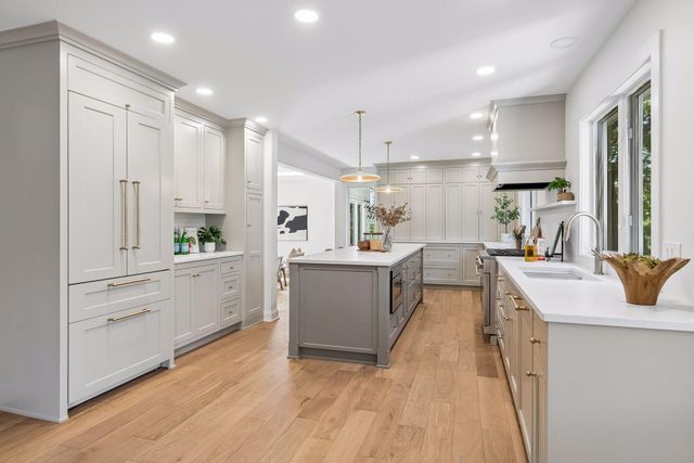 5804 Schaefer Road, Edina, MN 55436