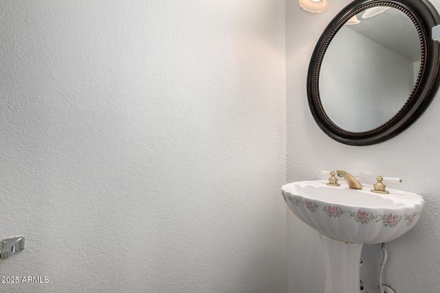 1227 E TOWNLEY Avenue, Phoenix, AZ 85020