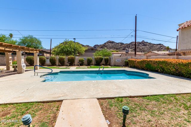 1227 E TOWNLEY Avenue, Phoenix, AZ 85020