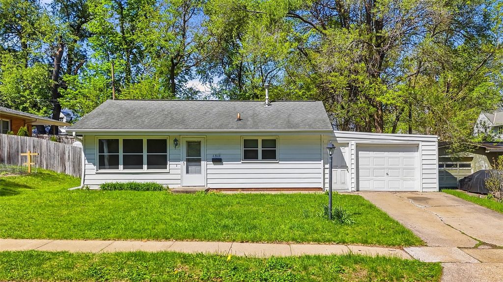 1317 Franklin Street, Iowa City, IA 52240
