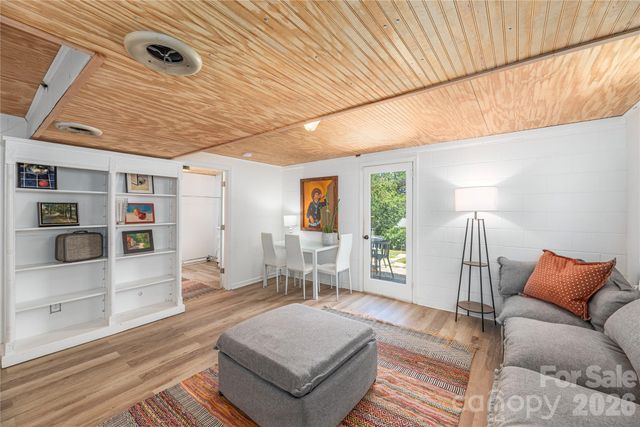 16 Oteen Church Road, Asheville, NC 28805