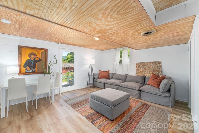 16 Oteen Church Road, Asheville, NC 28805