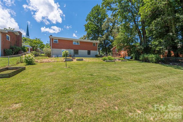 16 Oteen Church Road, Asheville, NC 28805