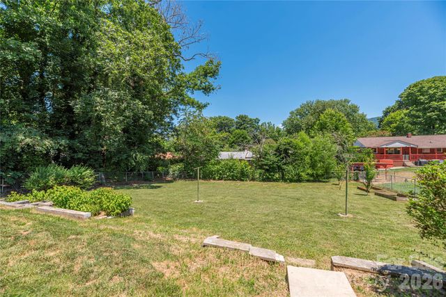 16 Oteen Church Road, Asheville, NC 28805