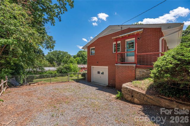 16 Oteen Church Road, Asheville, NC 28805