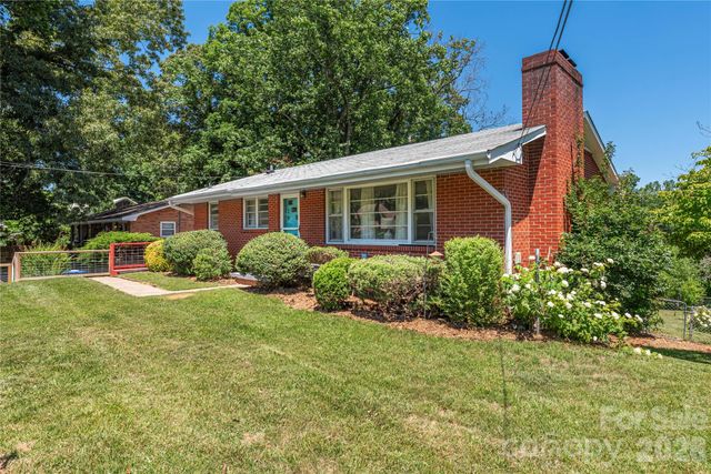 16 Oteen Church Road, Asheville, NC 28805